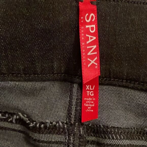 Spanx Black Distressed Pull On Ankle Skinny Jeans Womens Size XL Raw Hem - Picture 2 of 12